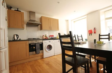 Belle Grove Terrace, Spital Tongues, Newcastle - Image 2